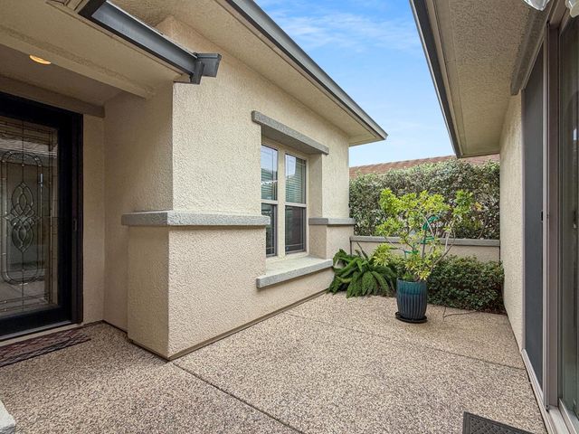 297 Sawmill Ln, Lincoln, CA 95648