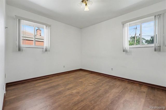6192 N Waverly Street, Dearborn Heights, MI 48127