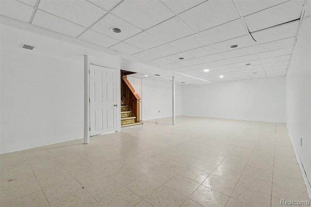 6192 N Waverly Street, Dearborn Heights, MI 48127