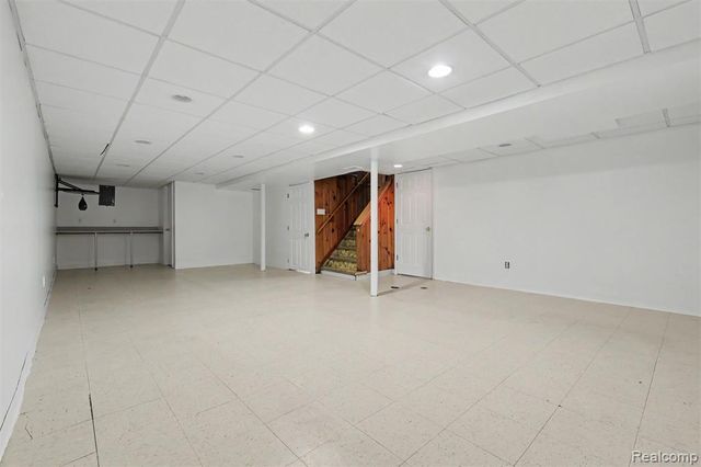 6192 N Waverly Street, Dearborn Heights, MI 48127