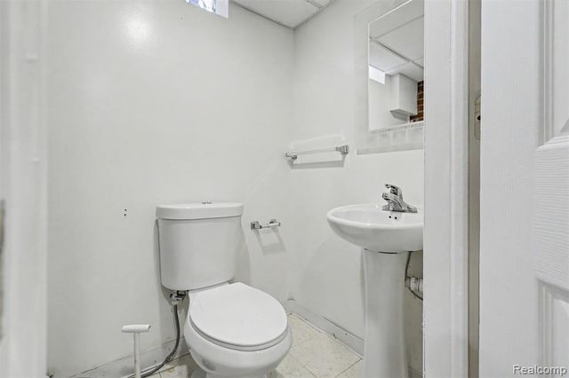 6192 N Waverly Street, Dearborn Heights, MI 48127