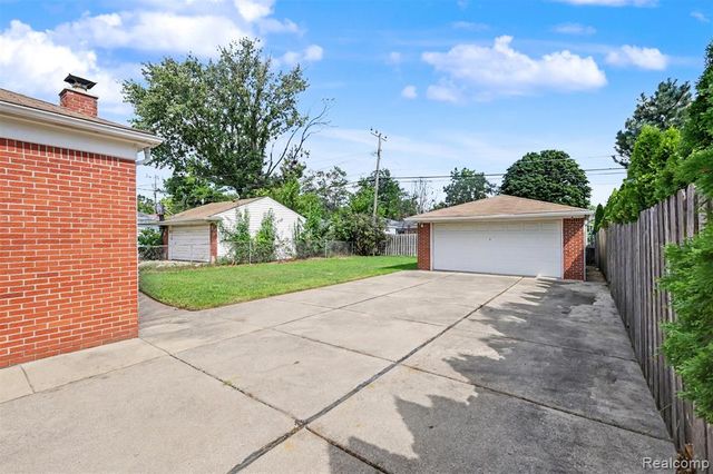 6192 N Waverly Street, Dearborn Heights, MI 48127