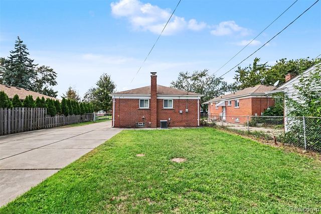 6192 N Waverly Street, Dearborn Heights, MI 48127