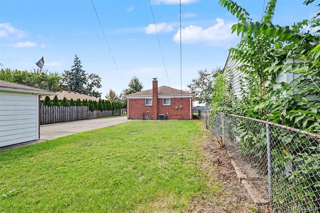6192 N Waverly Street, Dearborn Heights, MI 48127