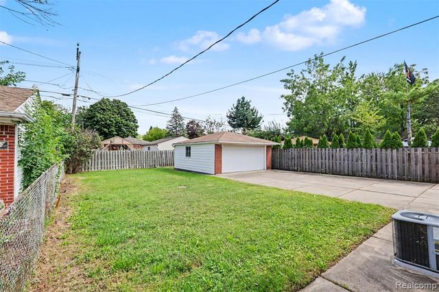 6192 N Waverly Street, Dearborn Heights, MI 48127
