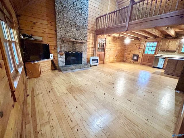 518 County Road 288, Collinsville, AL 35961