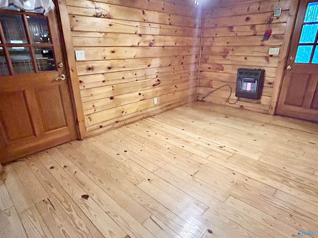 518 County Road 288, Collinsville, AL 35961