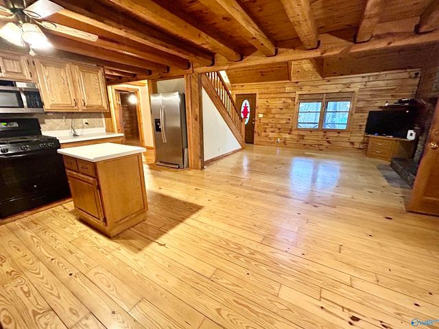 518 County Road 288, Collinsville, AL 35961