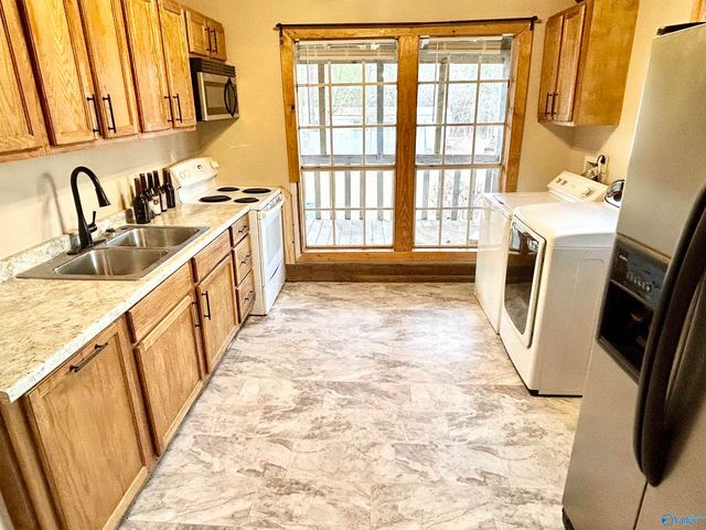 518 County Road 288, Collinsville, AL 35961