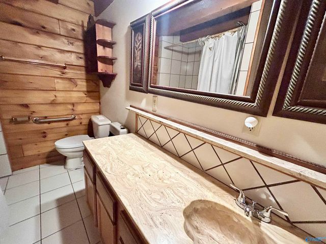 518 County Road 288, Collinsville, AL 35961