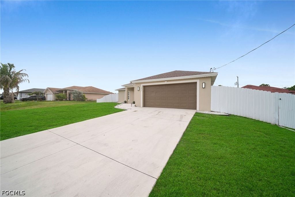 3831 21st ST W, Lehigh Acres, FL 33971