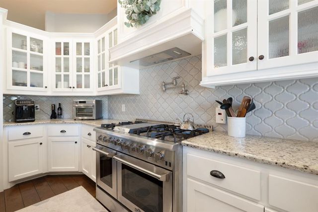 4221 Upper Lake Dr, Norman, OK 73072