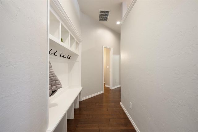 4221 Upper Lake Dr, Norman, OK 73072