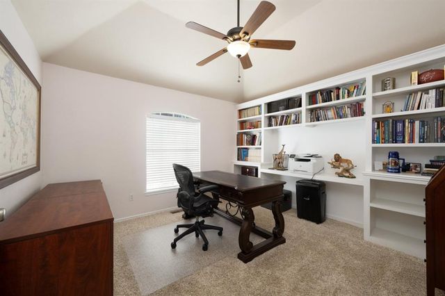 4221 Upper Lake Dr, Norman, OK 73072