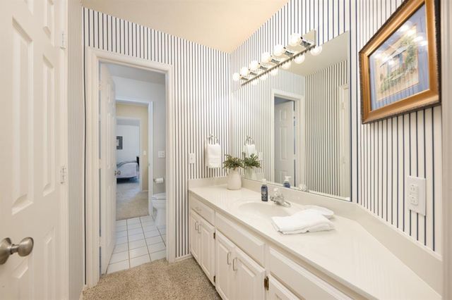 4221 Upper Lake Dr, Norman, OK 73072