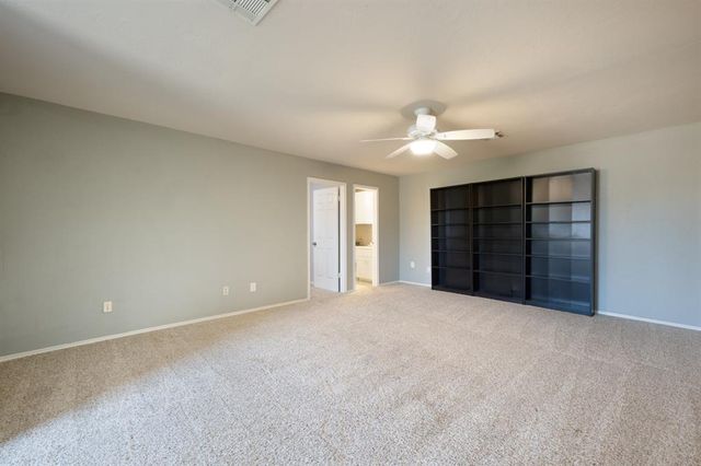 4221 Upper Lake Dr, Norman, OK 73072