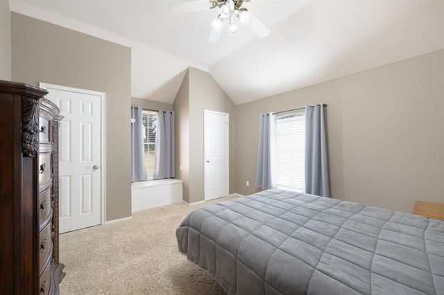 4221 Upper Lake Dr, Norman, OK 73072