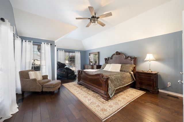 4221 Upper Lake Dr, Norman, OK 73072