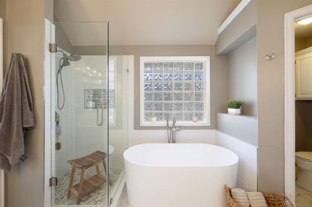 4221 Upper Lake Dr, Norman, OK 73072