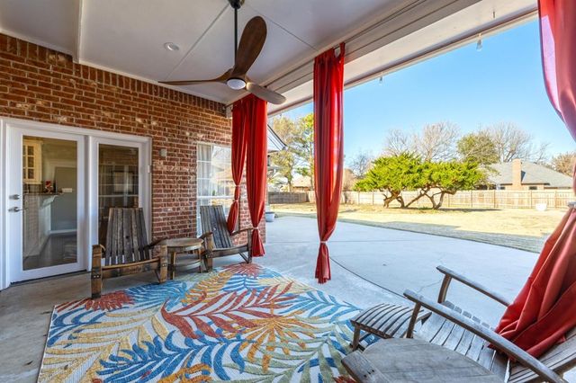 4221 Upper Lake Dr, Norman, OK 73072