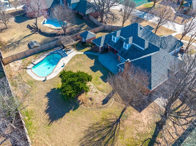 4221 Upper Lake Dr, Norman, OK 73072