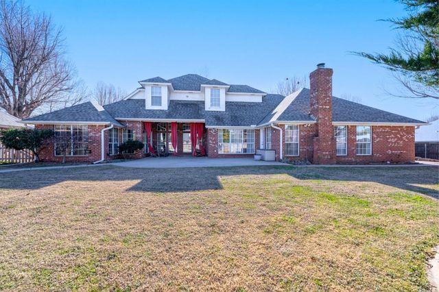 4221 Upper Lake Dr, Norman, OK 73072