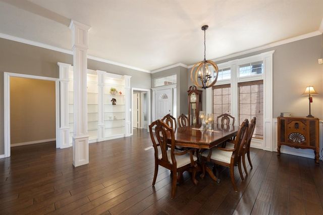 4221 Upper Lake Dr, Norman, OK 73072