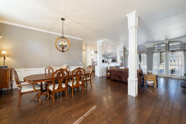 4221 Upper Lake Dr, Norman, OK 73072