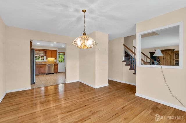 4 Conover Court, Edison, NJ 08817