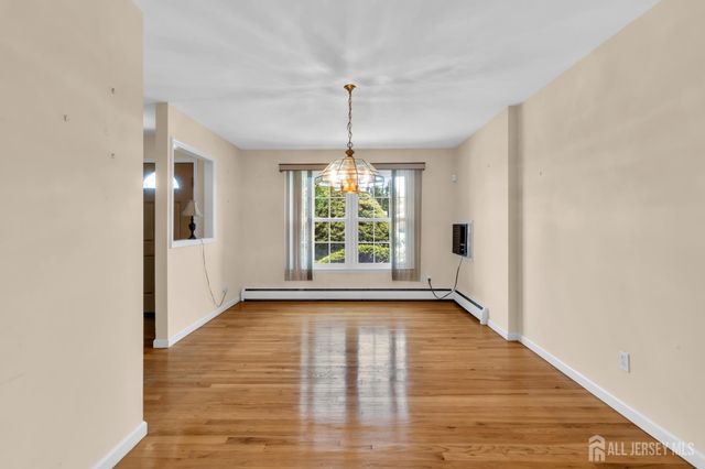 4 Conover Court, Edison, NJ 08817