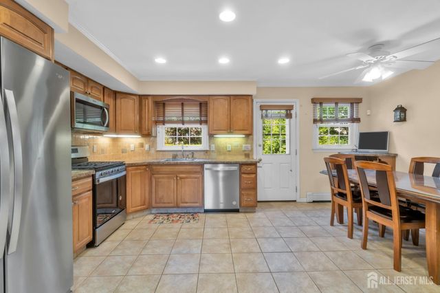 4 Conover Court, Edison, NJ 08817