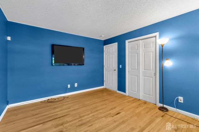 4 Conover Court, Edison, NJ 08817