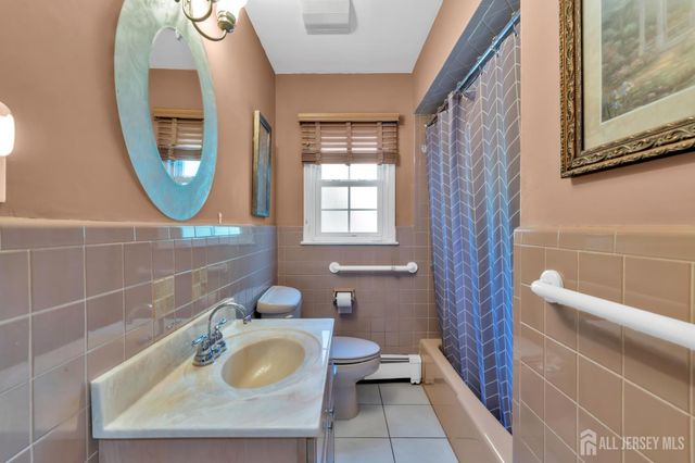 4 Conover Court, Edison, NJ 08817