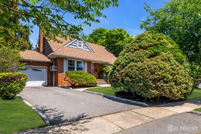 4 Conover Court, Edison, NJ 08817