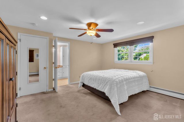 4 Conover Court, Edison, NJ 08817