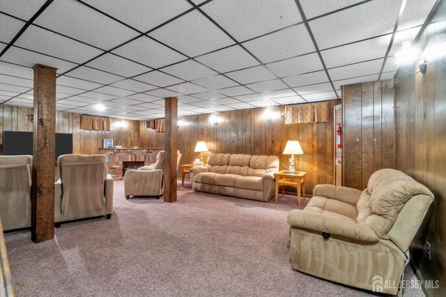 4 Conover Court, Edison, NJ 08817