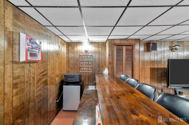 4 Conover Court, Edison, NJ 08817