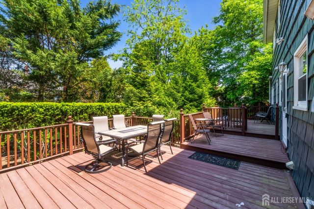 4 Conover Court, Edison, NJ 08817