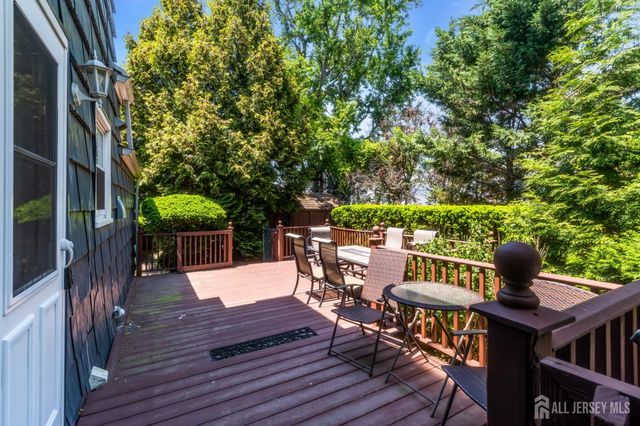 4 Conover Court, Edison, NJ 08817