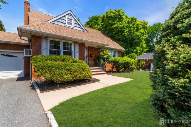 4 Conover Court, Edison, NJ 08817