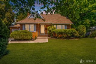 4 Conover Court, Edison, NJ 08817