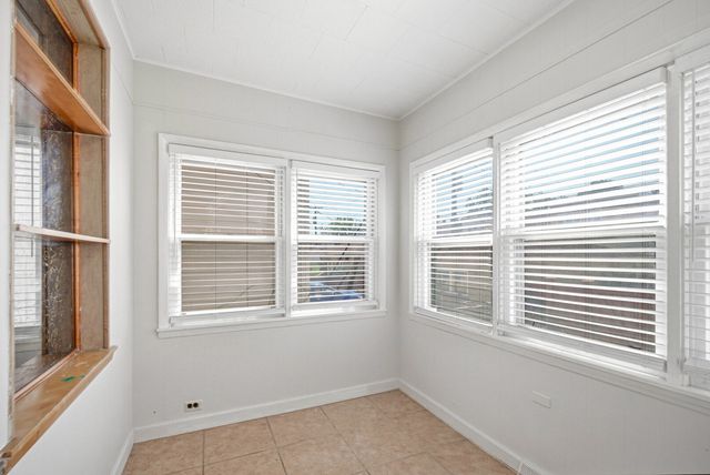 1906 Ridgeland Avenue 1, Berwyn, IL 60402