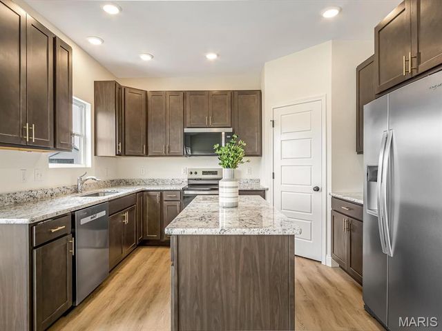212 Ashurst Lane, O'fallon, IL 62269