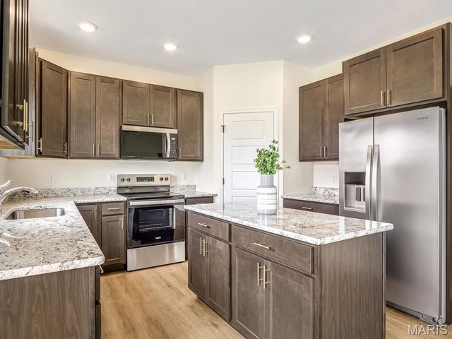 212 Ashurst Lane, O'fallon, IL 62269