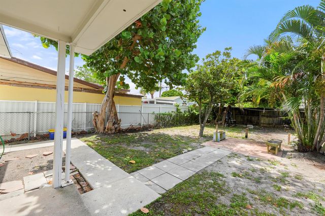 429 Lytle Street, West Palm Beach, FL 33405