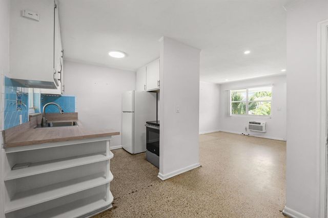 429 Lytle Street, West Palm Beach, FL 33405