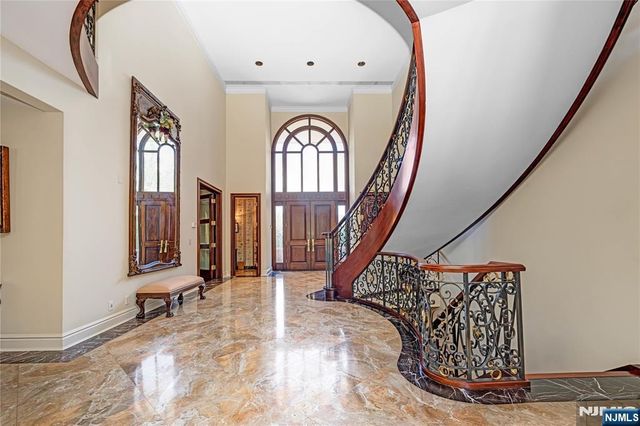 67 Adams Drive, Cresskill, NJ 07626