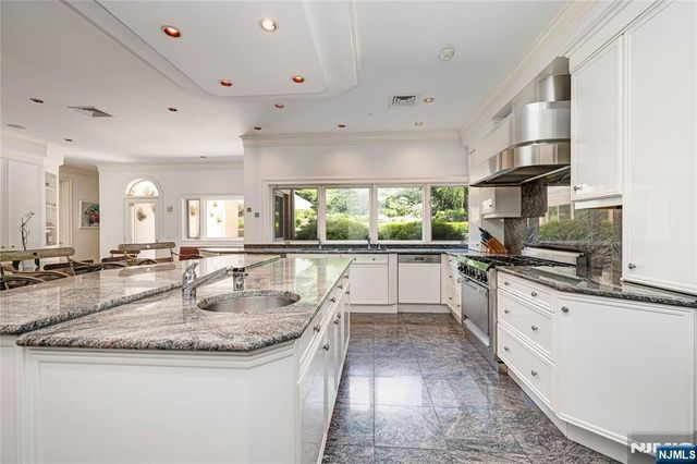 67 Adams Drive, Cresskill, NJ 07626