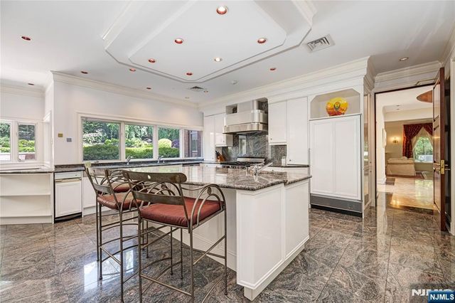67 Adams Drive, Cresskill, NJ 07626