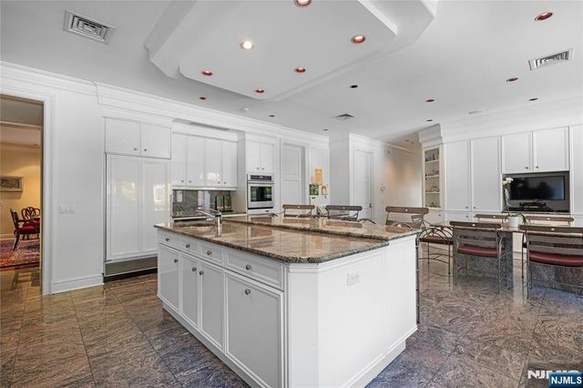 67 Adams Drive, Cresskill, NJ 07626